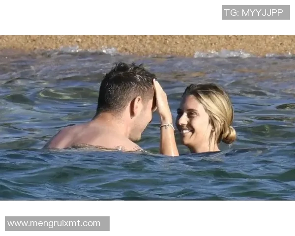 足球明星女友意外走光引发热议网友热评不断引关注