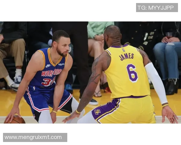 湖人对掘金的激烈对决正在进行中球迷们热情高涨期待精彩瞬间